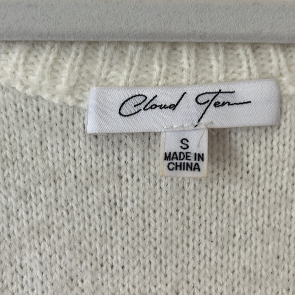 White oversized vest. Women’s Small - Picture 2 of 4